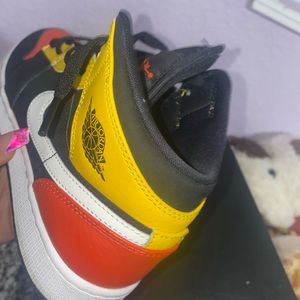 amarillo jordan one mids. never worn.